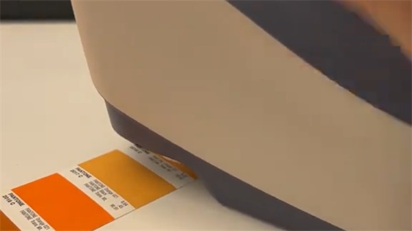 【案例】黄瓜视频免费看時YS3060分光測色儀測量潘通色卡的LAB值